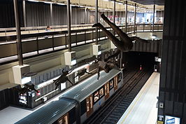 perrons, kunstwerken en loopbruggen van station Graaf van Vlaanderen