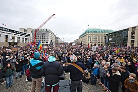 „Demokratie Verteidigen“ am 14. Januar 2024 auf dem Pariser Platz in Berlin