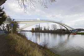 Dyckerhoff-Brücke über die Hafeneinfahrt