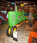 John Deere Model B (1944) John Deere Waterloo Tractor Works