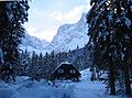 Il rifugio Krnica durante il periodo invernale