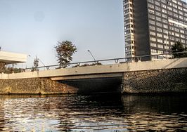 De brug gezien naar het oosten, in 2012