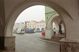 Laubengänge und Marktplatz