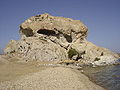 Der Fels in der Bucht von Grikos.