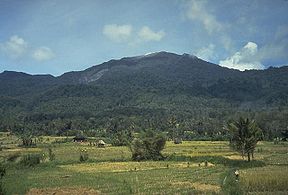 Der Vulkan Sorikmarapi, höchste Erhebung im Park