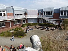 Campus mit Studierenden