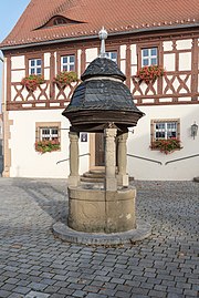 Am Plan, mit Brunnen