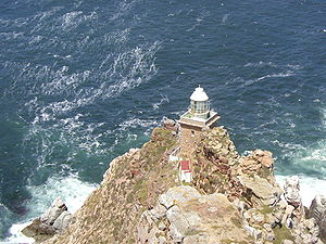 Esasen Cape Point olan Dias Point'in tepesindeki 1919'dan sonra yapılan "yeni" deniz feneri