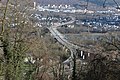 Die Südbrücke mit den linksrheinischen Zubringerstraßen, gesehen von der Karthause