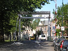 De Vaaltburg gezien vanaf de Wittevrouwensingel, die zijn naam dankt aan de voormalige Vaalt.