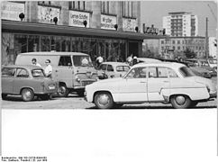 HO-Warenhaus Zentrum 1964, dekoriert für das 5. Pioniertreffen