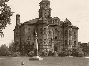 Das Appanoose County Courthouse in Centerville, seit 1981 im NRHP gelistet[1]