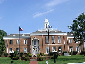 Monroe County courthouse in Tompkinsville