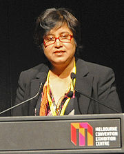 Taslima Nasrin sedang berbicara di Konvensi Ateis Global 2010