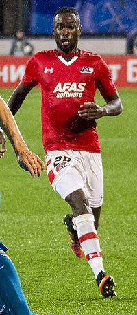 Lewis in september 2016, spelend voor AZ.