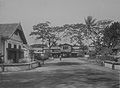 Blitar station during the 1920s to 1930s. The telegraph office on the left is still there, but it is now used as a post office.