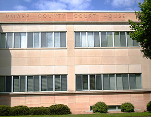 Das Mower County Courthouse in Austin