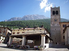 Piazza Cavour, „Kuerc“ und Bajona-Turm