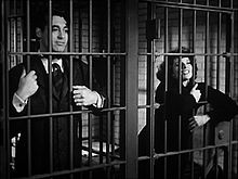 Cary Grant and Katharine Hepburn hapishane hücresinde