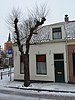 Lage woning met rechte kroonlijst