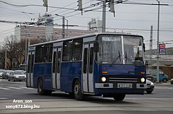 130-as busz a Stadionoknál