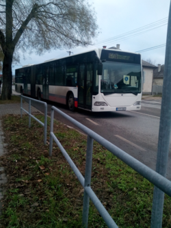 A 26A jelzésű busz a Berényi úton