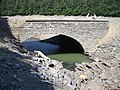 Brücke der alten Wahnbachtalstraße kurz vor dem Vorbecken, normalerweise überflutet (Sommer 2008)