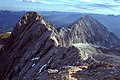 Blick vom Westgipfel der Partenkirchner Dreitorspitze auf Mittel- und Nordostgipfel und auf den Musterstein