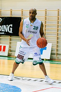 Eric Washington im Trikot von KTP-Basket im April 2010