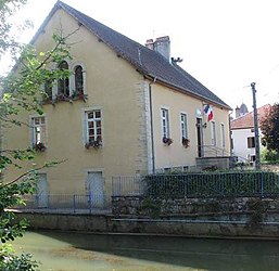 The town hall in Vauconcourt-Nervezain