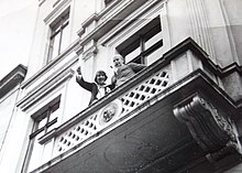 Werner and Mira (1938), waving from the Sohn-Rethel home on Goltsteinstraße 23 in Düsseldorf