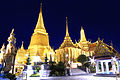 Wat Phra Kaew pada waktu malam