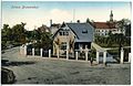 Schloss (Hintergrund) im Jahre 1916