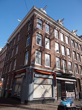 Sarphatipark 1-3/Eerste van der Helststraat 65-67 (balkon op nr.1) april 2016