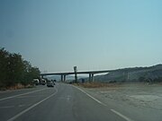 Γέφυρα στην Εγνατία Οδό στα Γρεβενά, όπως τη βλέπουμε απο την Εθνική οδό 15.