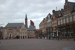 Grote Markt met het stadhuis