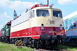 Elektrische locomotief E 10 1267 te Bahnhof Nördlingen