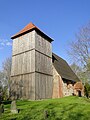 KW 42: Die frühgotische Dorfkirche Ruest ist ein denkmalgeschütztes Kirchengebäude in Ruest in der Gemeinde Mestlin. Die Feldsteinkirche ist dem Heiligen Stephan geweiht und wurde Ende des 13. bis Anfang des 14. Jahrhunderts errichtet. Am Ostgiebels sind drei übereinander liegende Ziegelsteine mit ausgeschabten Rundungen zu erkennen. Nach Überlieferungen soll das herausgeschabte Ziegelmehl als Wundermittel gegen Krankheiten geholfen haben.