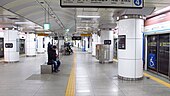 The platform at Hoehyeon Station on Seoul Subway Line 4 in Jung-gu, Seoul