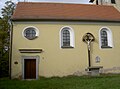 Archäologische Befunde des Mittelalters und der frühen Neuzeit im Bereich der katholischen Wallfahrtskirche St. Nikolaus in Floß, darunter die Spuren von Vorgängerbauten bzw. älterer Bauphasen