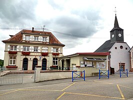 Gemeentehuis en kerk