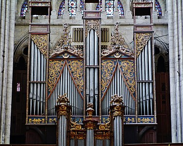 The Flamboyant decoration of the organ (15th century)