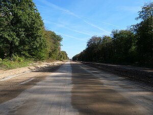 Abgetragene Fahrbahn in der alten Autobahntrasse