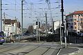 Kreuzung mit der Avenue Victor Hugo am Nordkopf des dreigleisigen Bahnhofs Gargan, im Hintergrund die Brücke über die RN 3