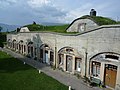 Hohltraversen im Fort du Mourier mit vorliegender Brustwehr