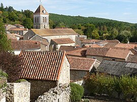 The church and surroundings in Nanteuil-en-Vallée