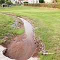 Brücke über den Oberlauf des Sitzenrodaer Baches in Sitzenroda bei geringem Abfluss