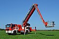 Teleskopmast mit Rettungskorb