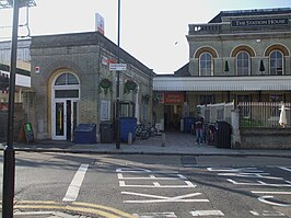 Station Acton Central