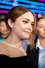 Olivia Cooke spielt Emma, Jack O’Connell spielt Jude